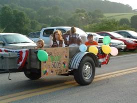 Girl Scout Troop 5005 - 2006 Carnival Parade